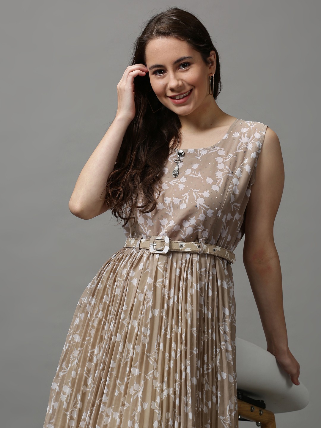 

SHOWOFF Women Beige Floral Chiffon Dress
