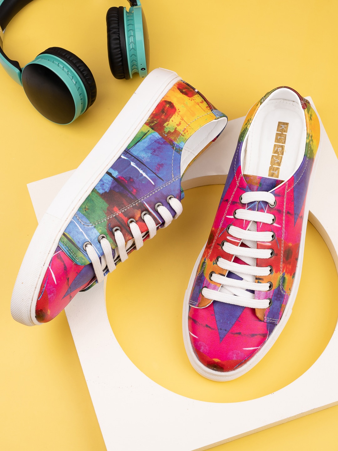 

KLEAT Men Pink Printed Lightweight Sneakers
