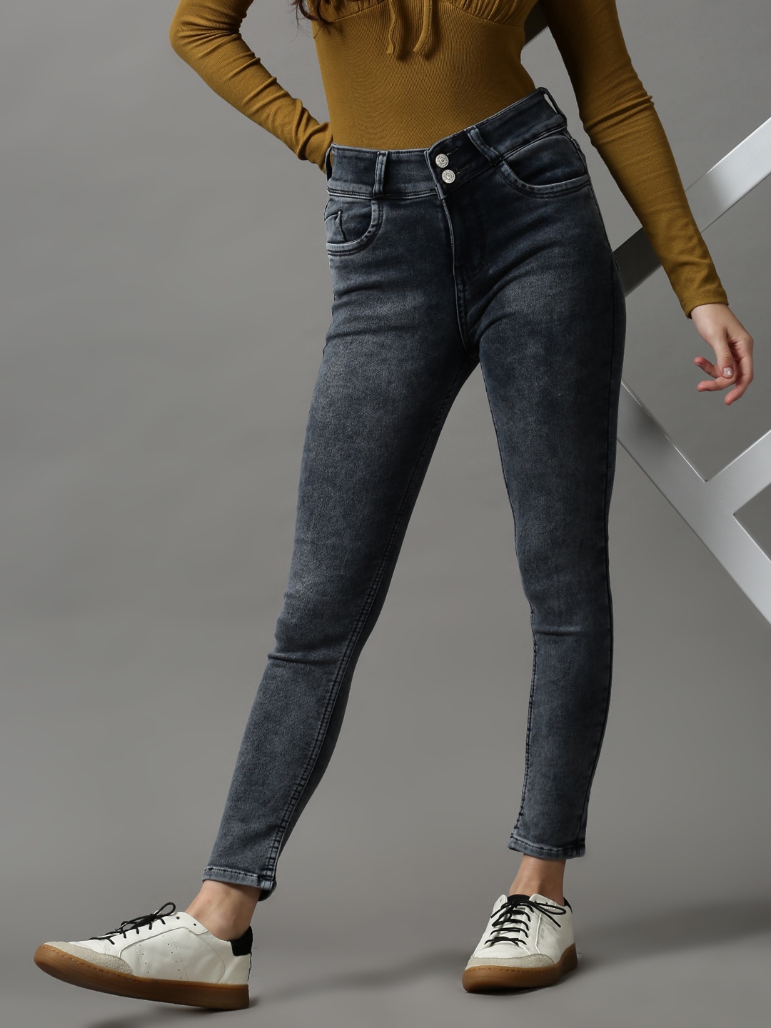 

SHOWOFF Women Grey Skinny Fit Light Fade Stretchable Jeans