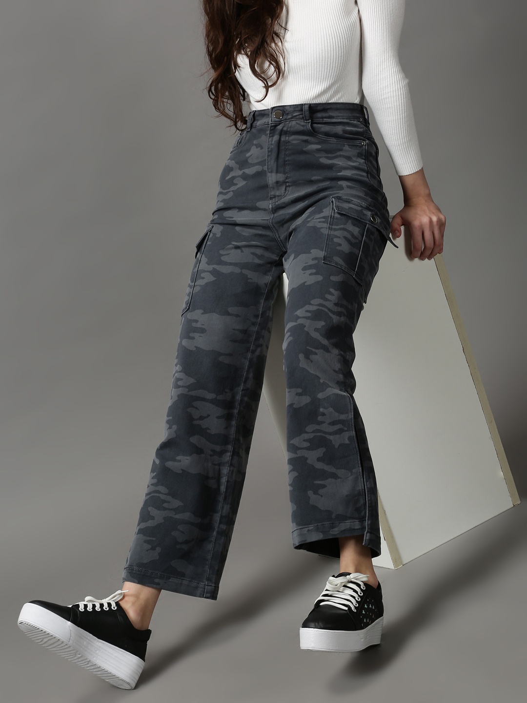 

SHOWOFF Women Grey Clean Look Wide Leg Light Fade Stretchable Jeans