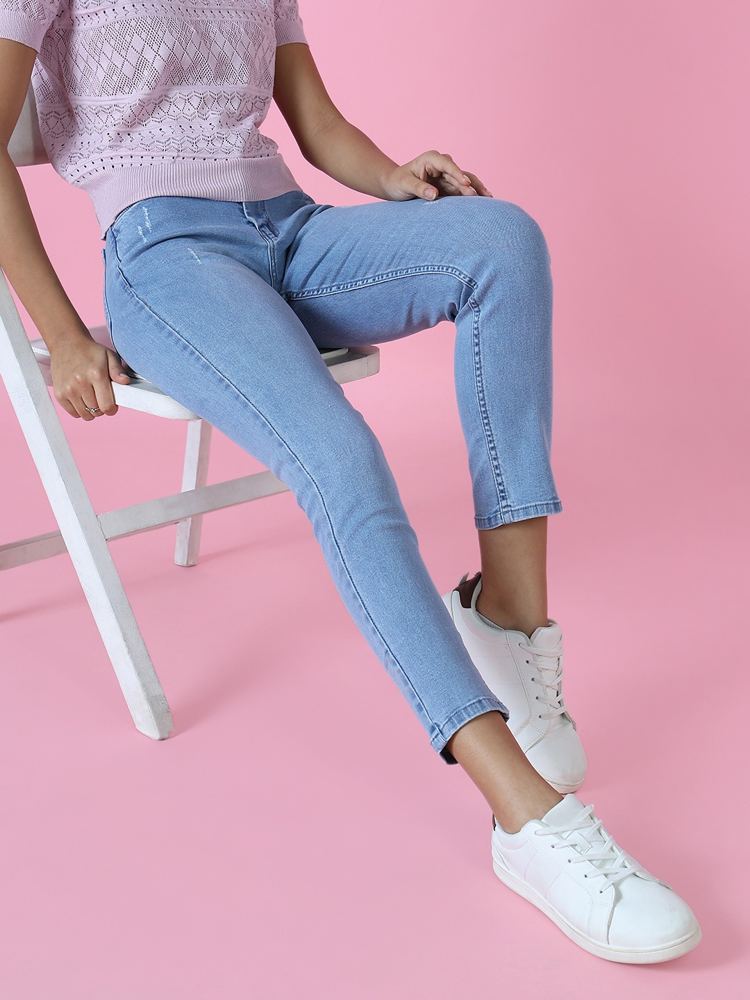 

SHOWOFF Women Blue Skinny Fit Mildly Distressed Light Fade Stretchable Jeans