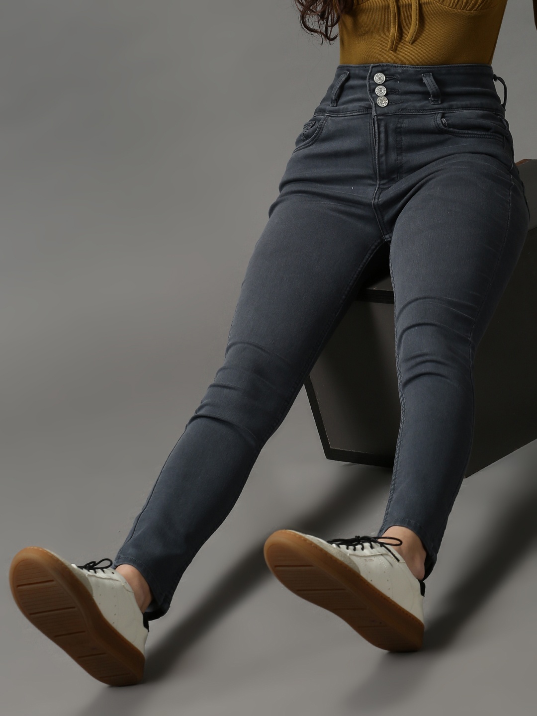 

SHOWOFF Women Grey Skinny Fit High-Rise Clean Look Light Fade Stretchable Jeans