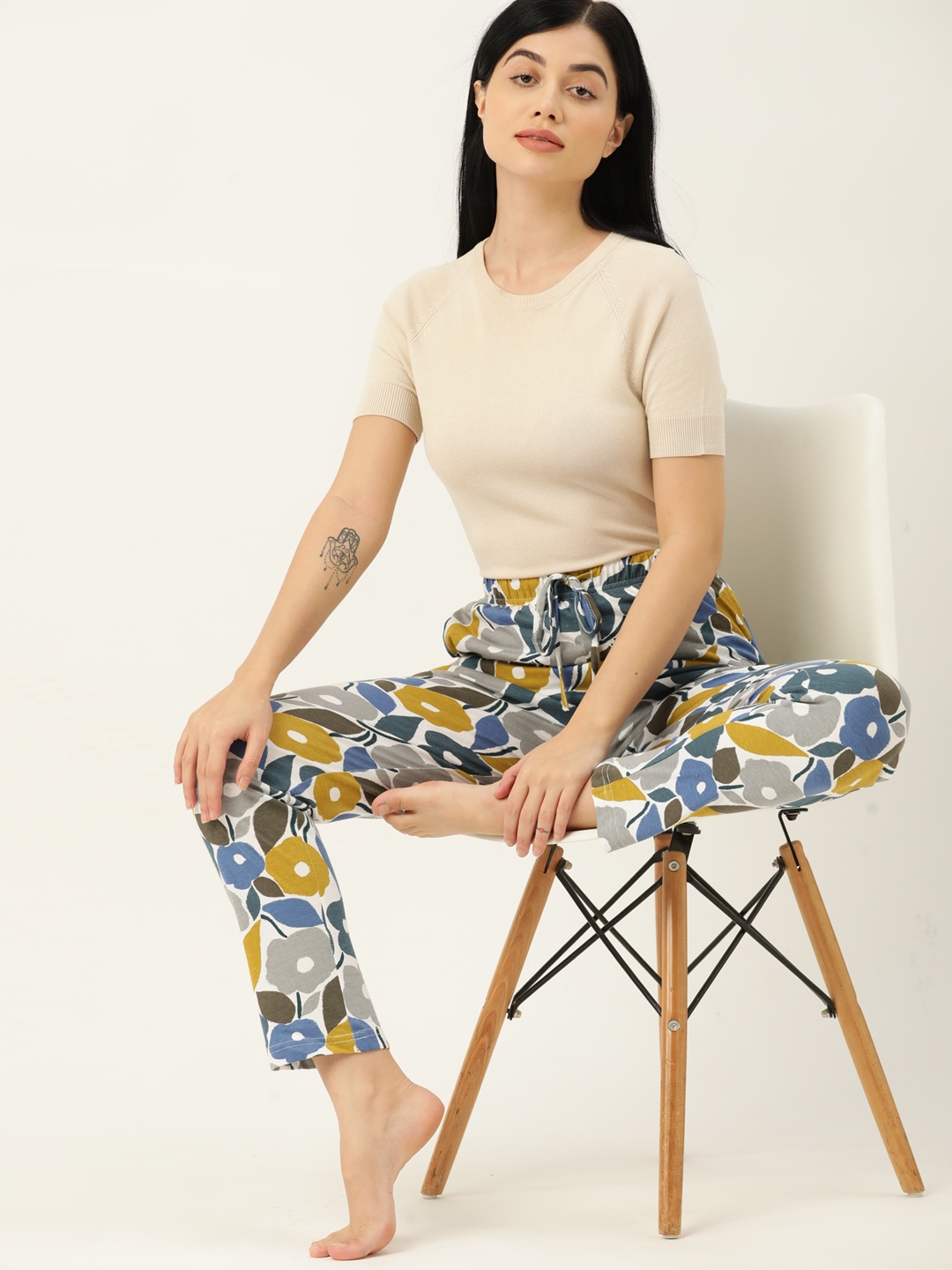 

ETC Women White & Grey Printed Lounge Pants