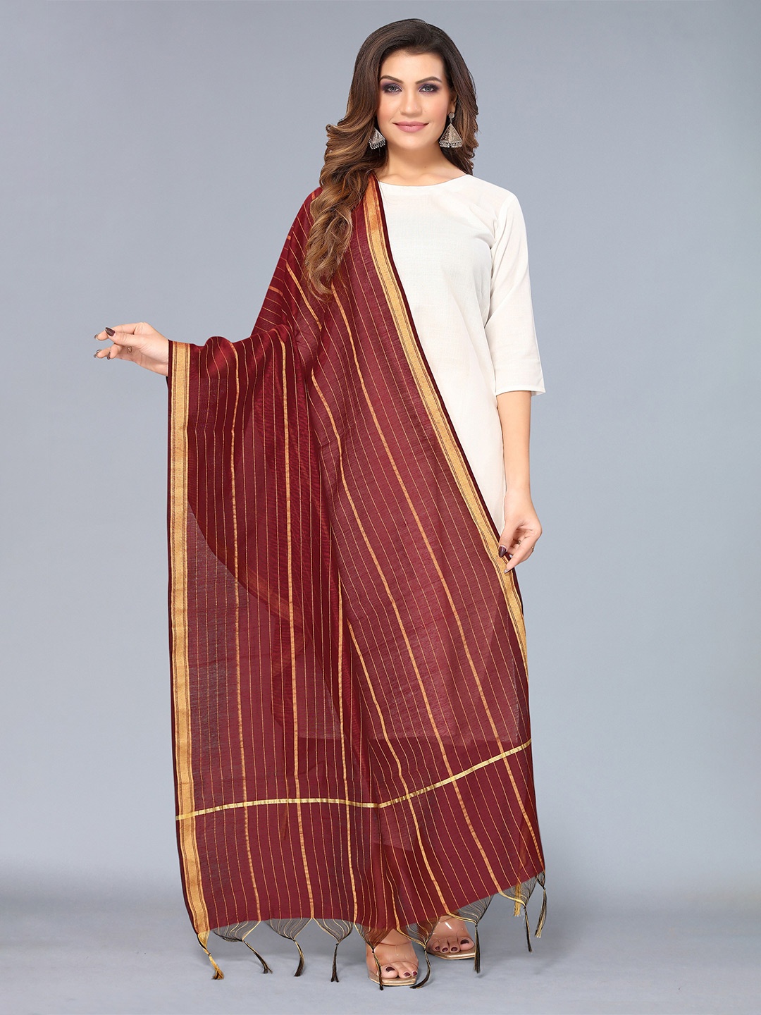 

KALINI Women Maroon & Gold-Toned Striped Dupatta