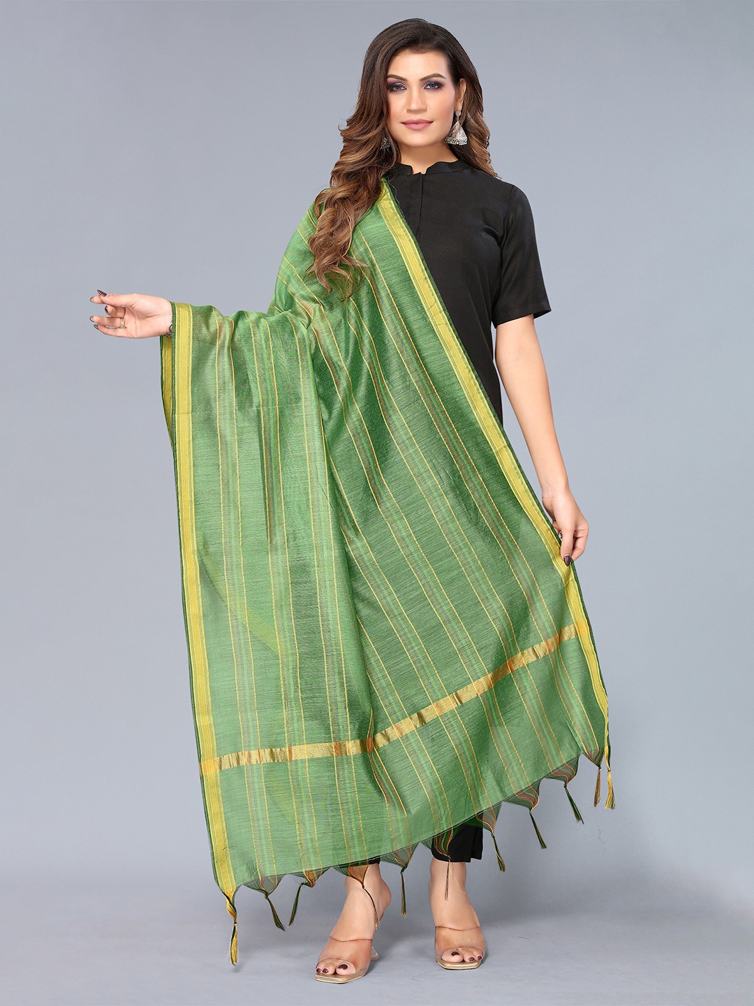 

KALINI Green & Gold-Toned Striped Dupatta