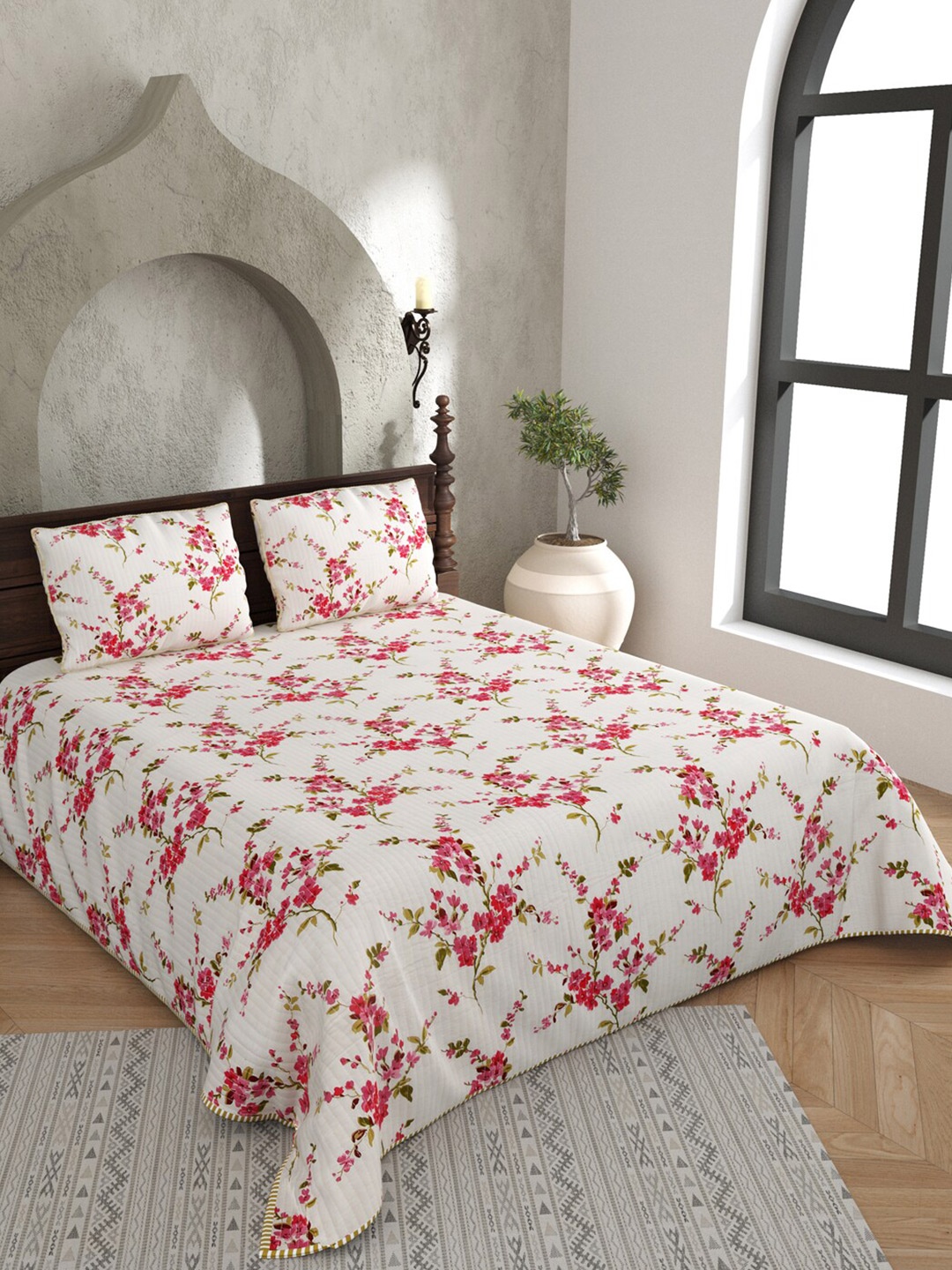 

JAIPUR FABRIC White & Red Floral AC Room 150 GSM Double Bed Blanket