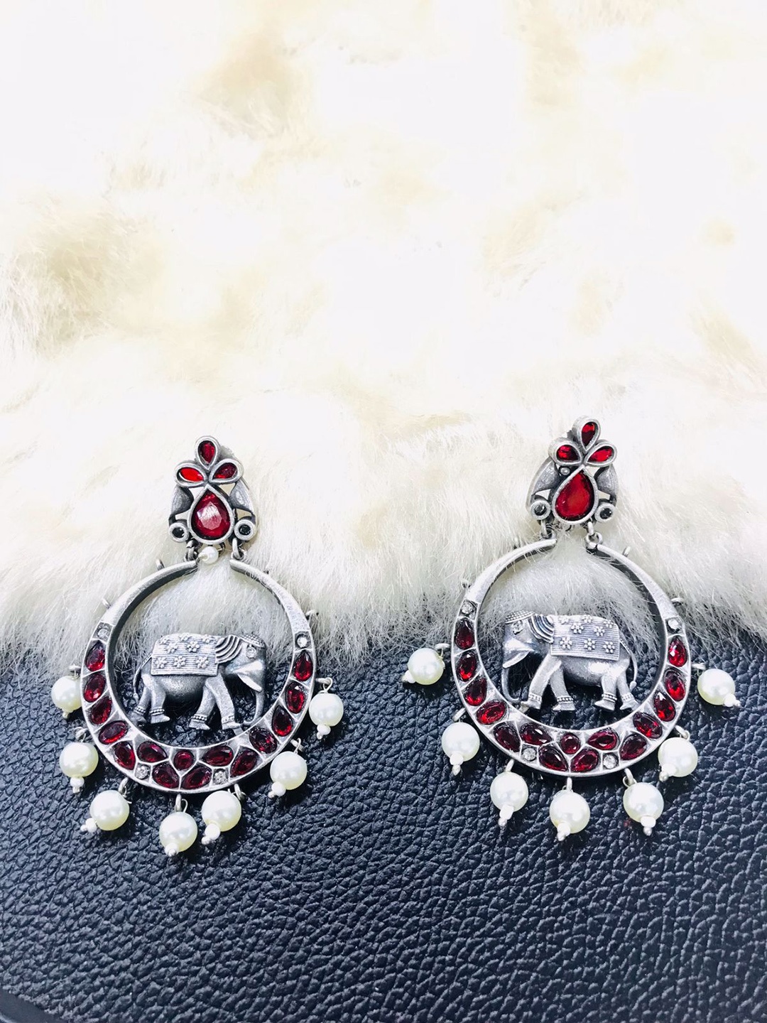 

MORKANTH JEWELLERY Women Silver-Toned & Red Contemporary Chandbalis Earrings