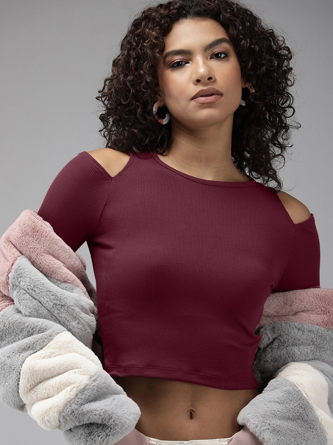 

The Roadster Life Co. Women Cold-Shoulder Long Sleeves Top, Burgundy