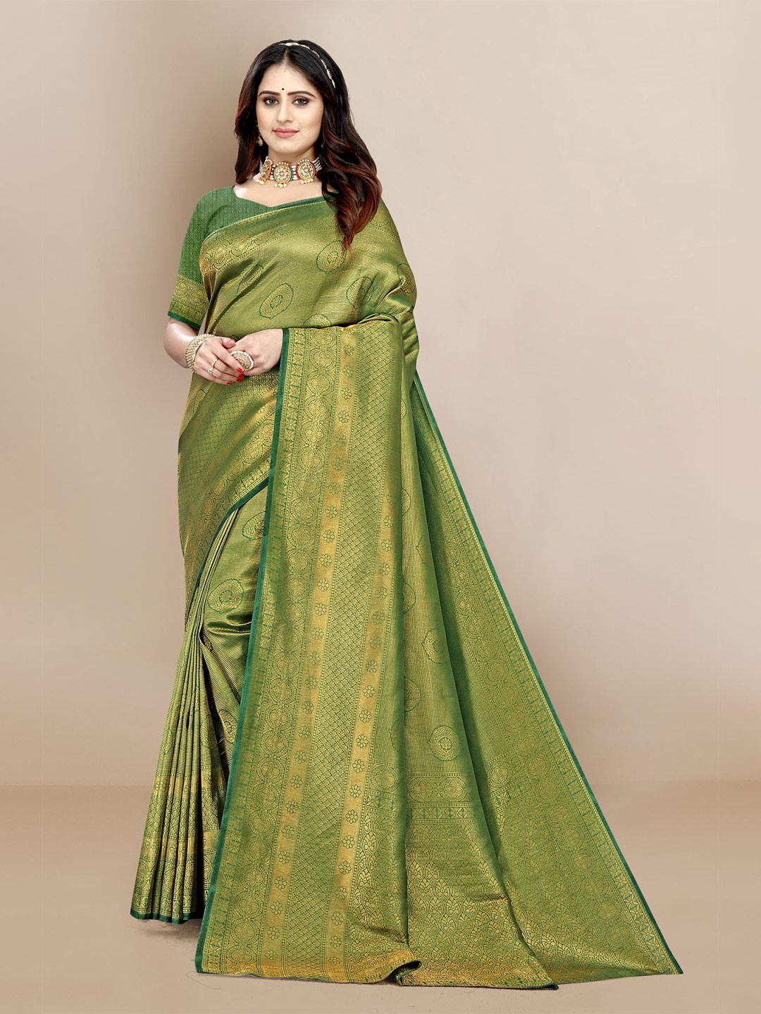

VAIRAGEE Green & Gold-Toned Woven Design Zari Saree