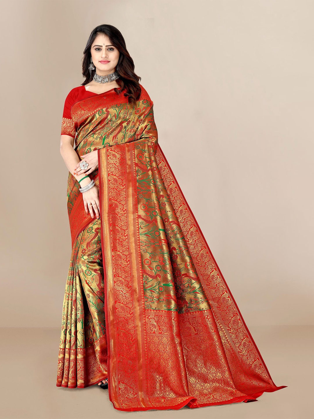 

VAIRAGEE Red & Green Floral Zari Silk Blend Saree