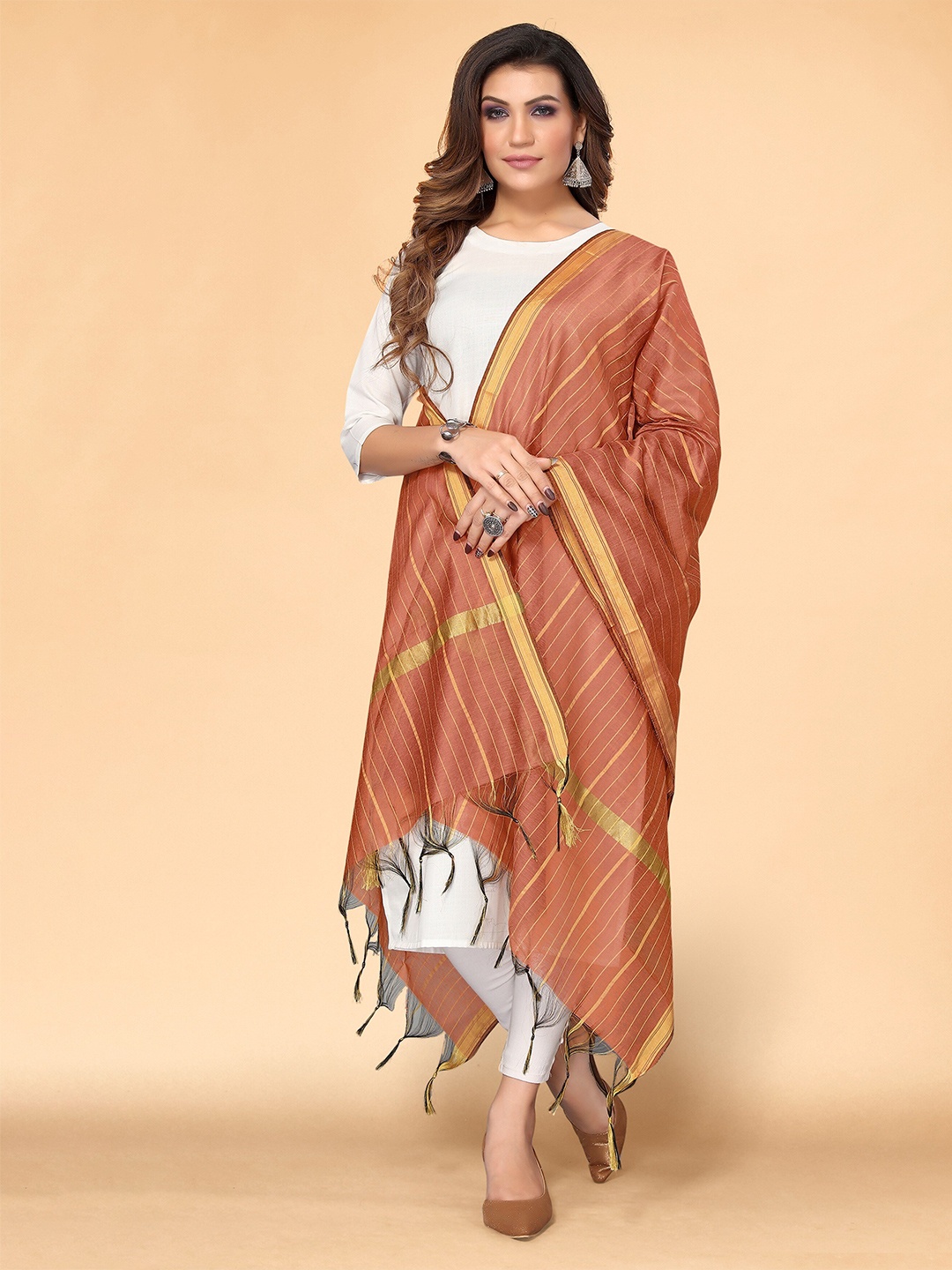 

all about you Peach-Coloured & Gold-Toned Striped Dupatta
