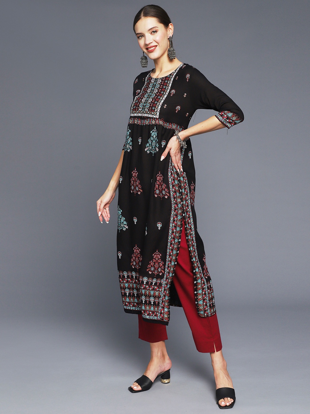 

Anubhutee Women Black Ethnic Motifs Printed Indie Prints Kurta