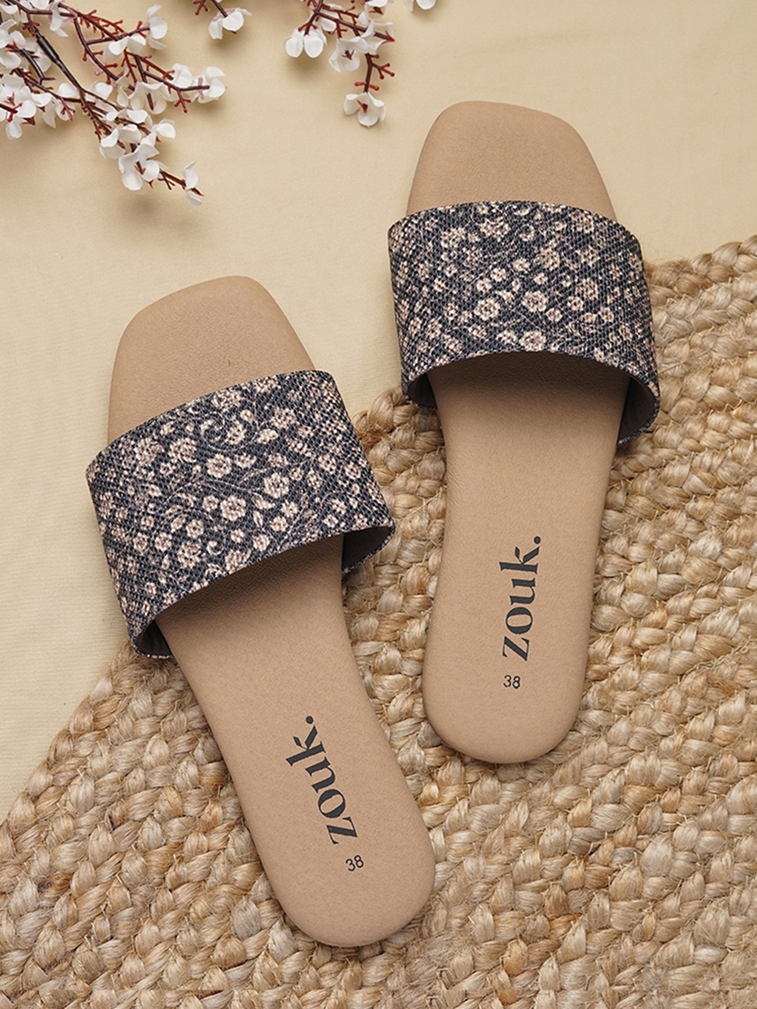 

ZOUK Women Black Printed Open Toe Flats