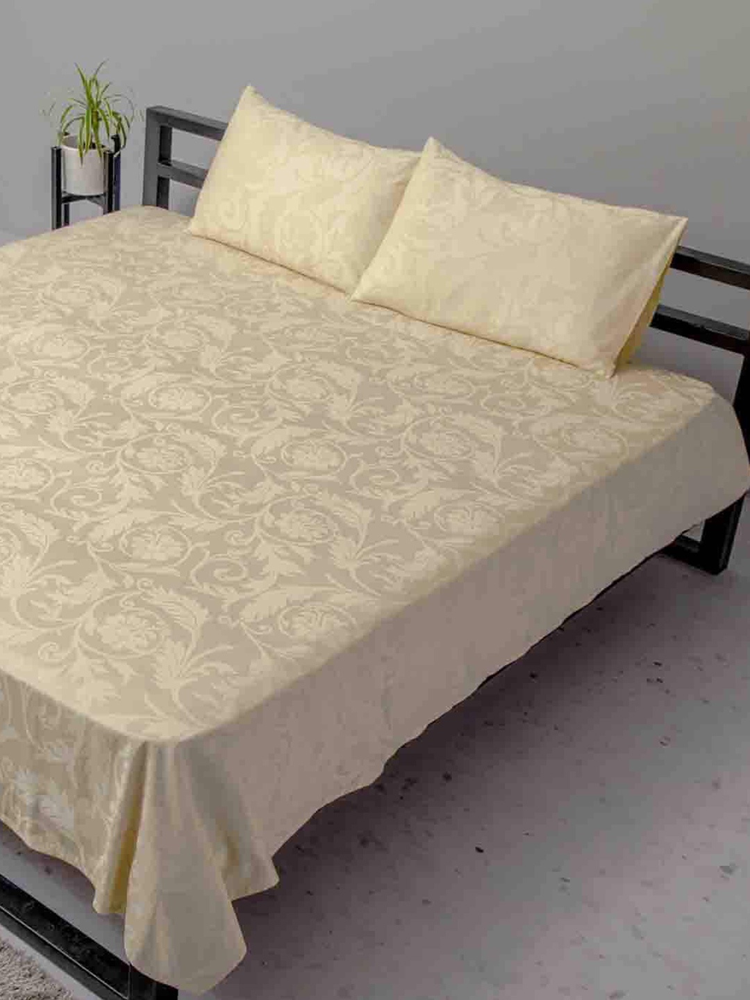 

BLUE DAHLIA Yellow Floral 300 TC King Pure Cotton Bedsheet with 2 Pillow Covers