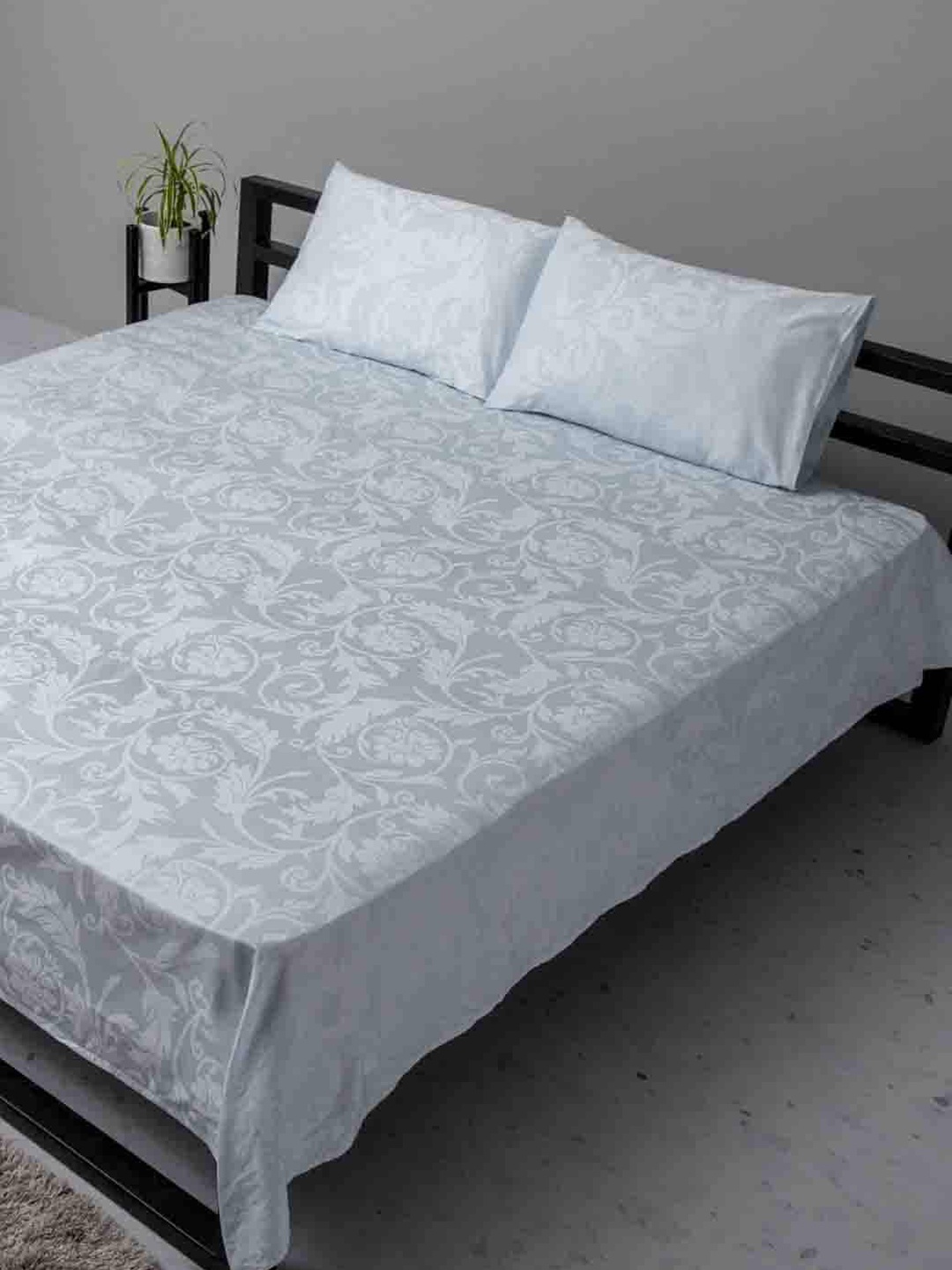 

BLUE DAHLIA Blue Floral 300 TC King Pure Cotton Bedsheet with 2 Pillow Covers