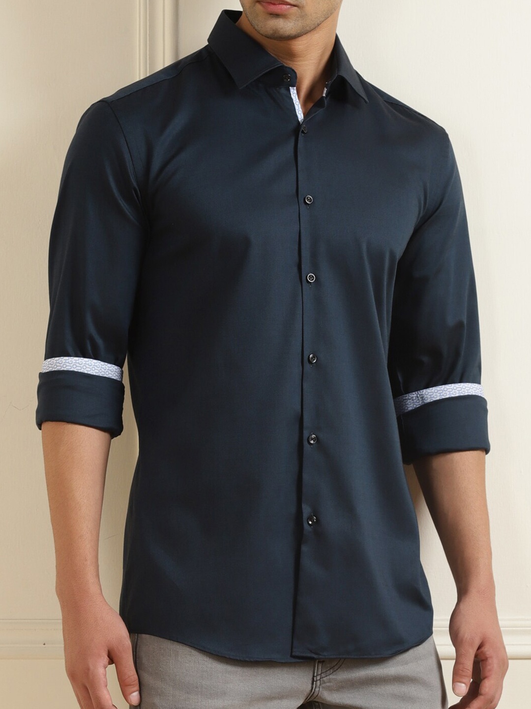 

HUGO Men Black Solid Long Sleeves Cotton Casual Shirt