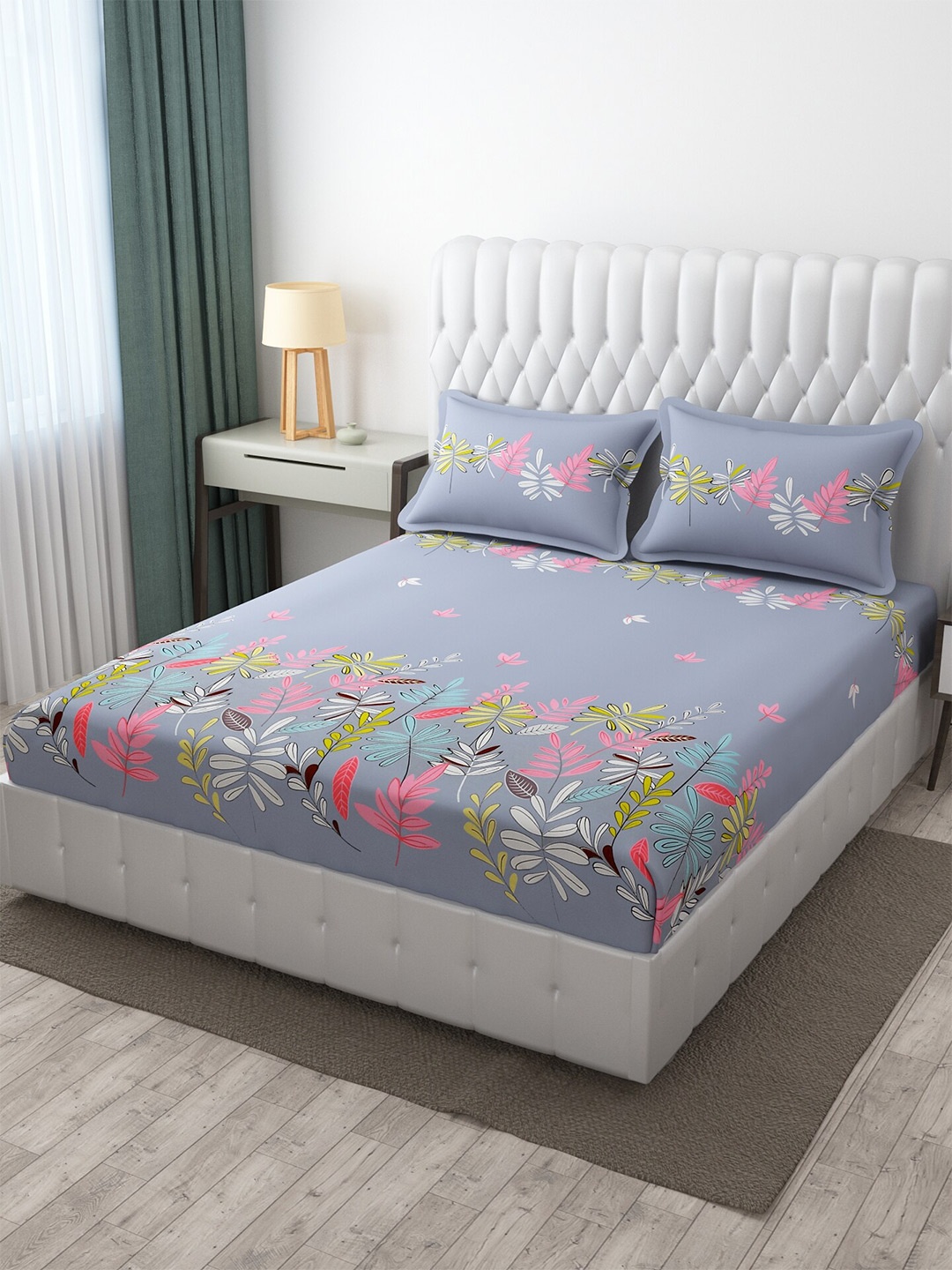 

MULTITEX Grey & Off White Floral 300 TC King Bedsheet with 2 Pillow Covers
