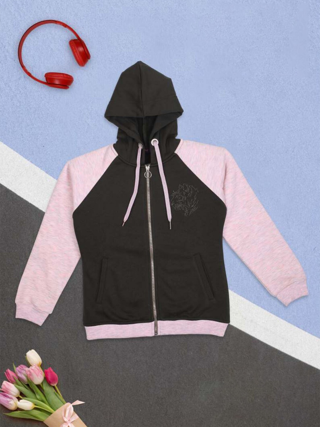 

Ziama Girls Olive Green & Pink Solid Hooded Sweatshirt