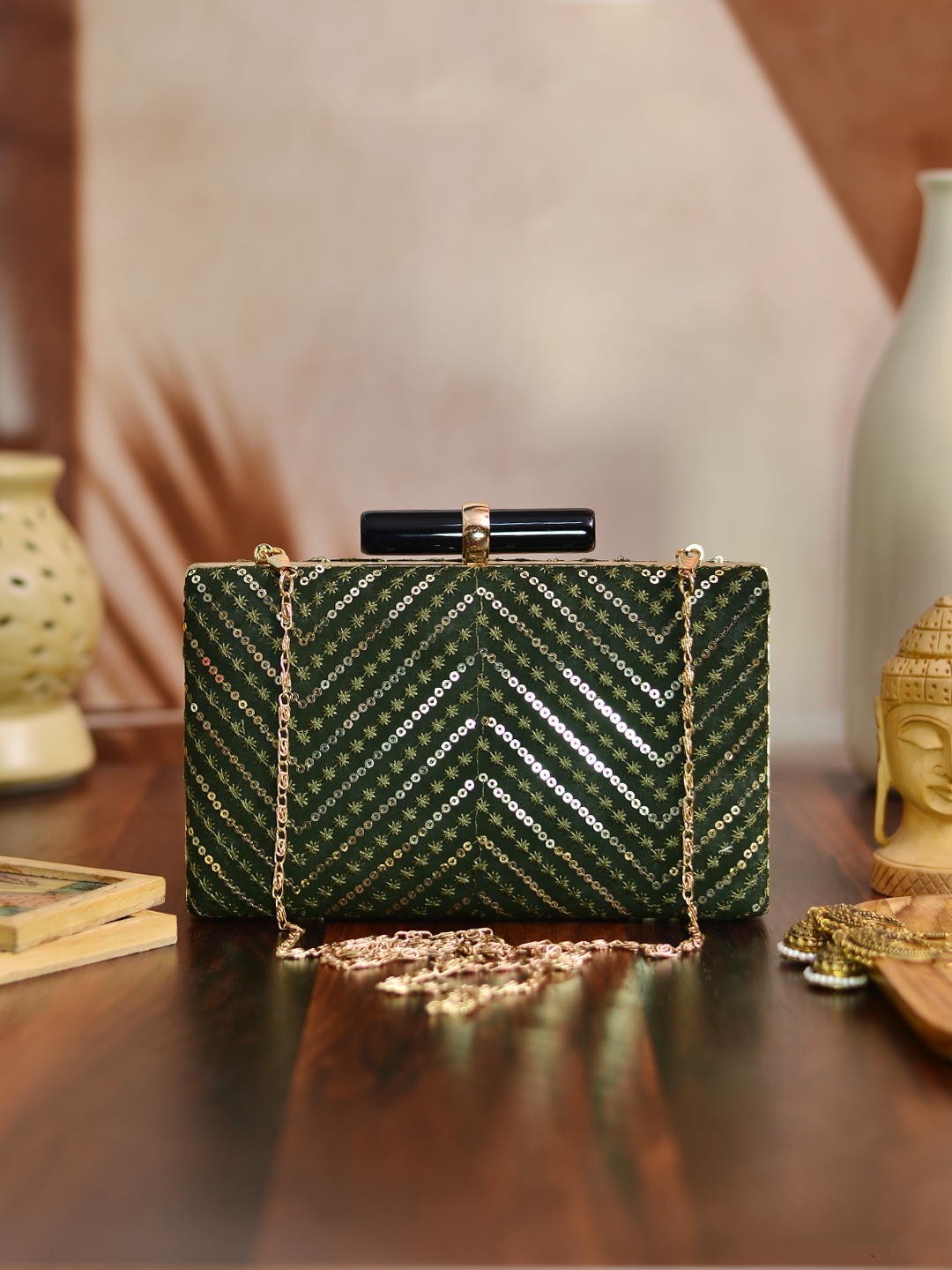 

ARTKLIM Green Embroidered Box Clutch