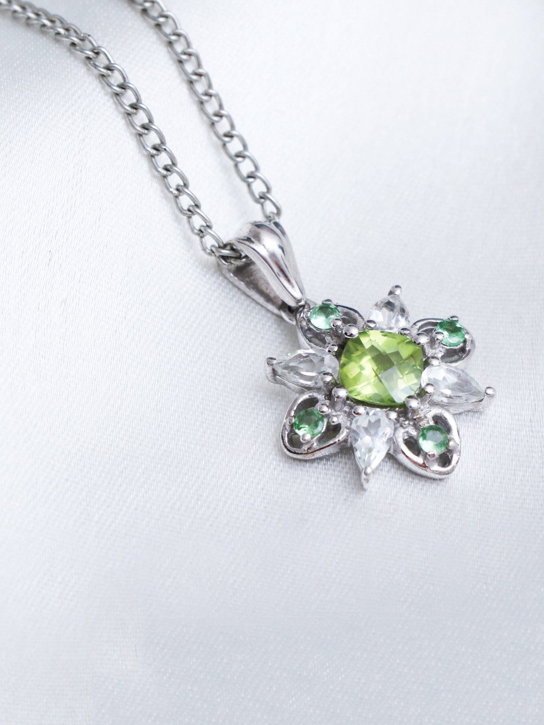 

HIFLYER JEWELS Rhodium-Plated Green & White Topaz Studded Pendant With Link Chain, Silver