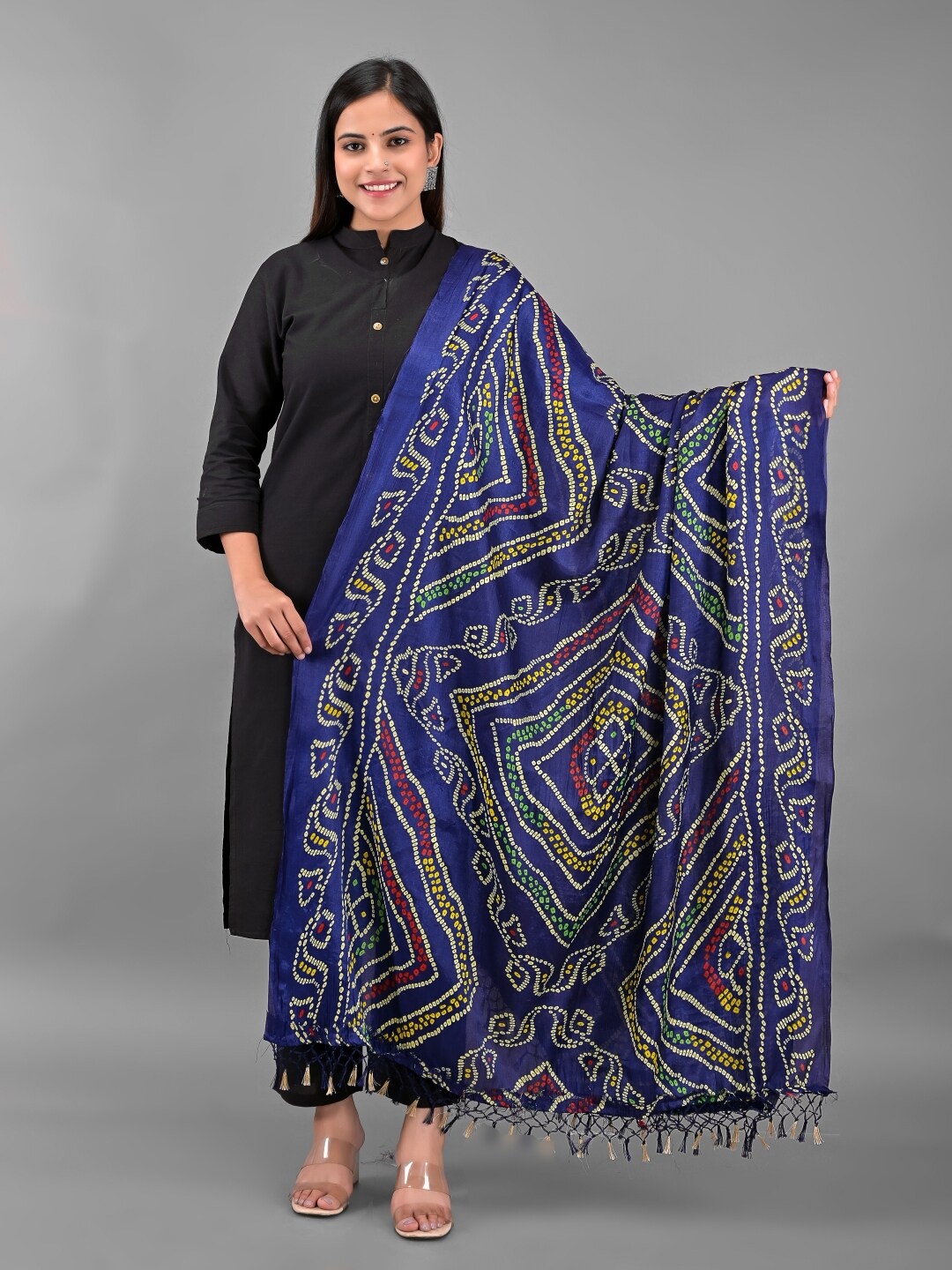 

Apratim Women Bandhani Printed Dupatta, Blue