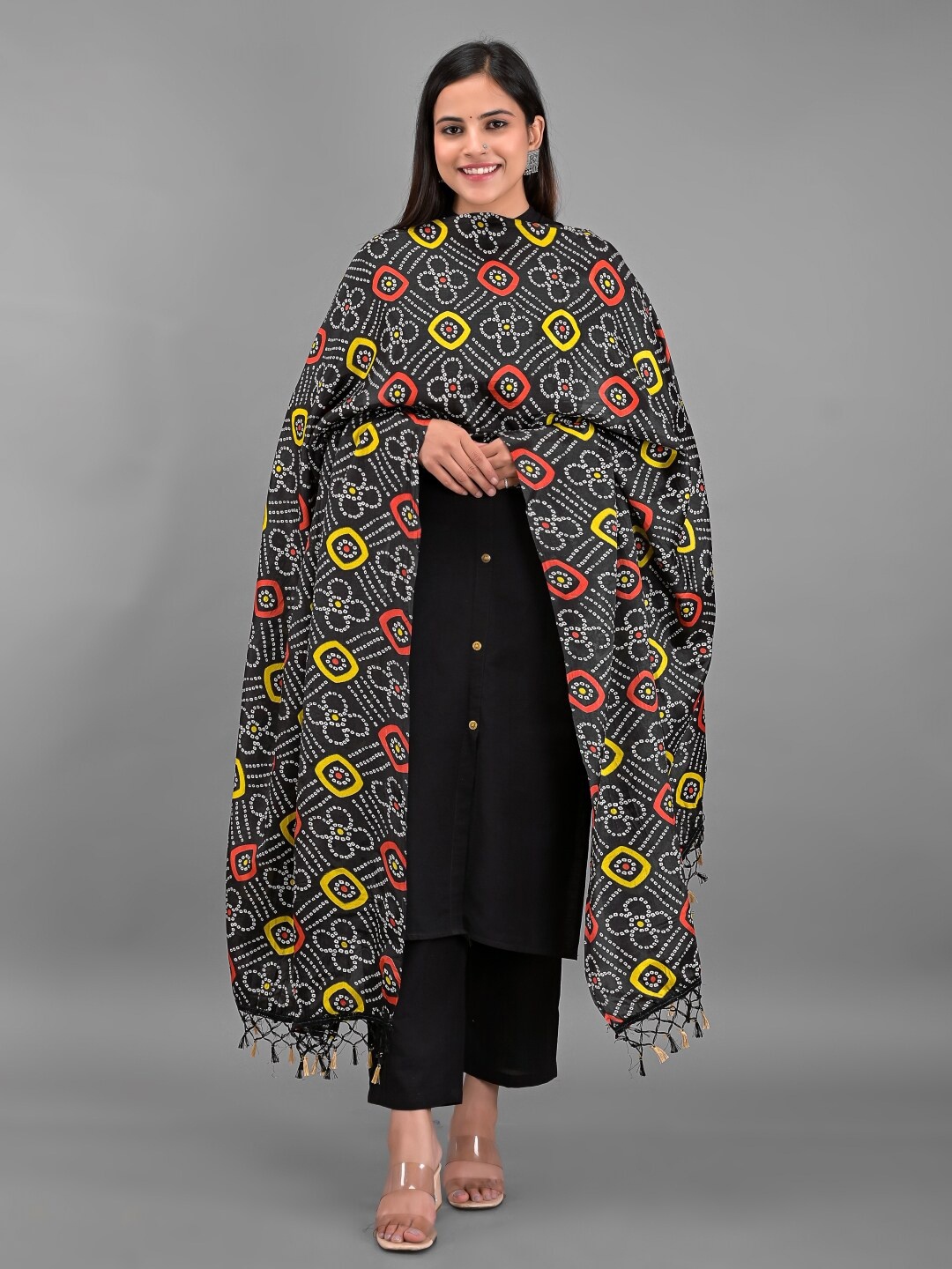 

Apratim Black & Yellow Printed Bandhani Dupatta