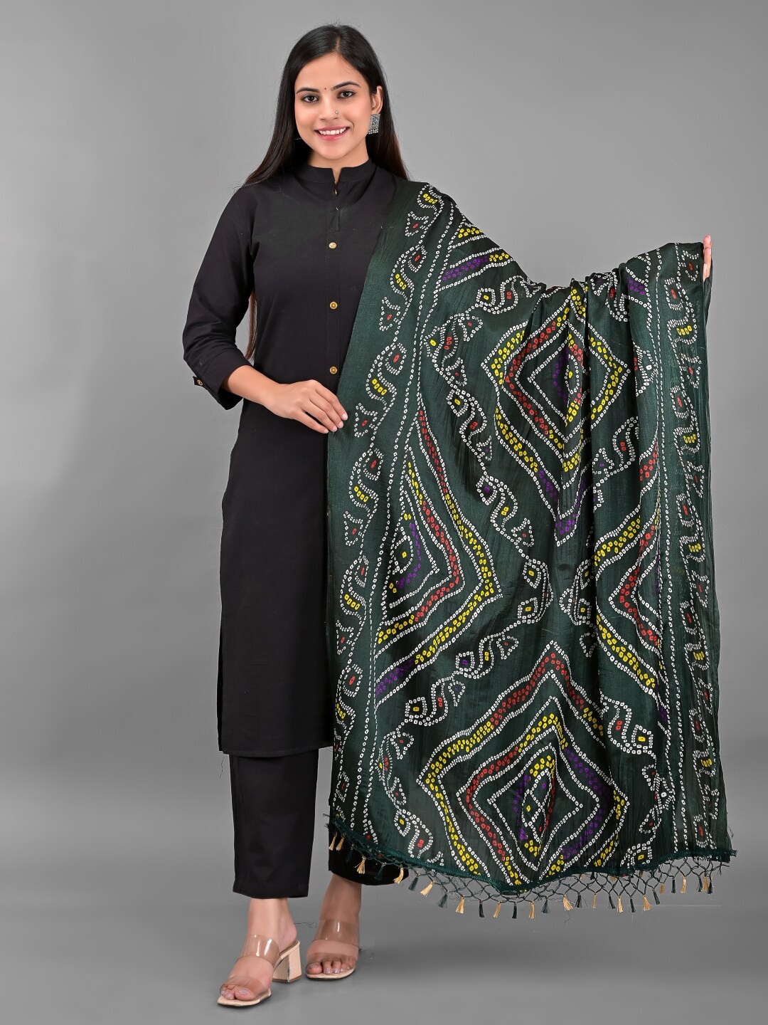 

Apratim Women Bandhani Printed Dupatta, Green