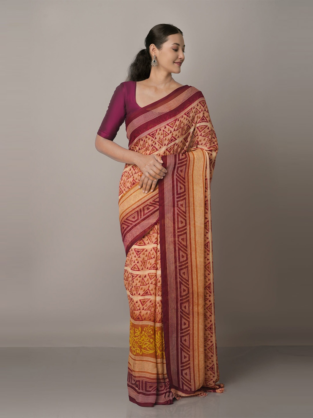 

Unnati Silks Brown & Pink Geometric Printed Saree