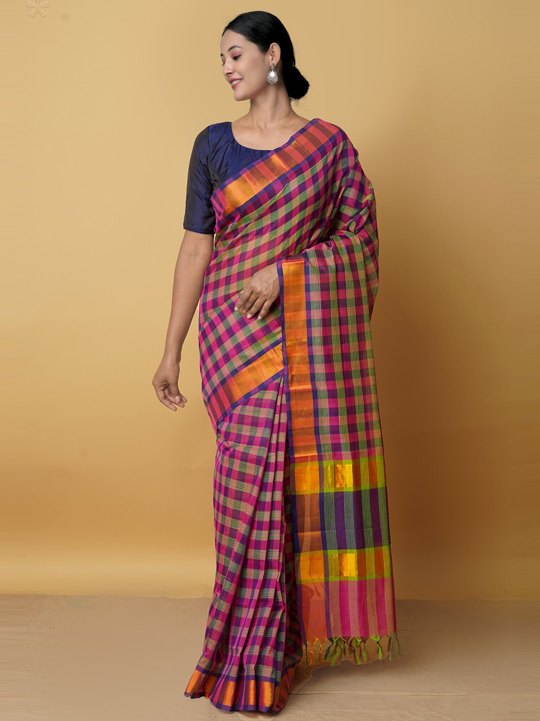 

Unnati Silks Pink & Gold-Toned Checked Zari Pure Cotton Mangalagiri Saree