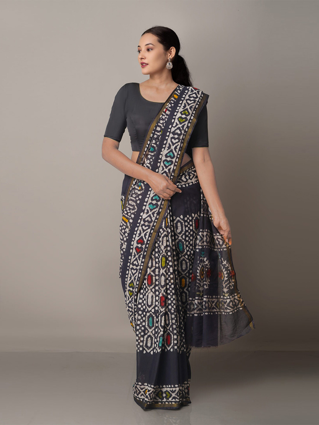 

Unnati Silks Black & Red Batik Zari Silk Cotton Chanderi Saree