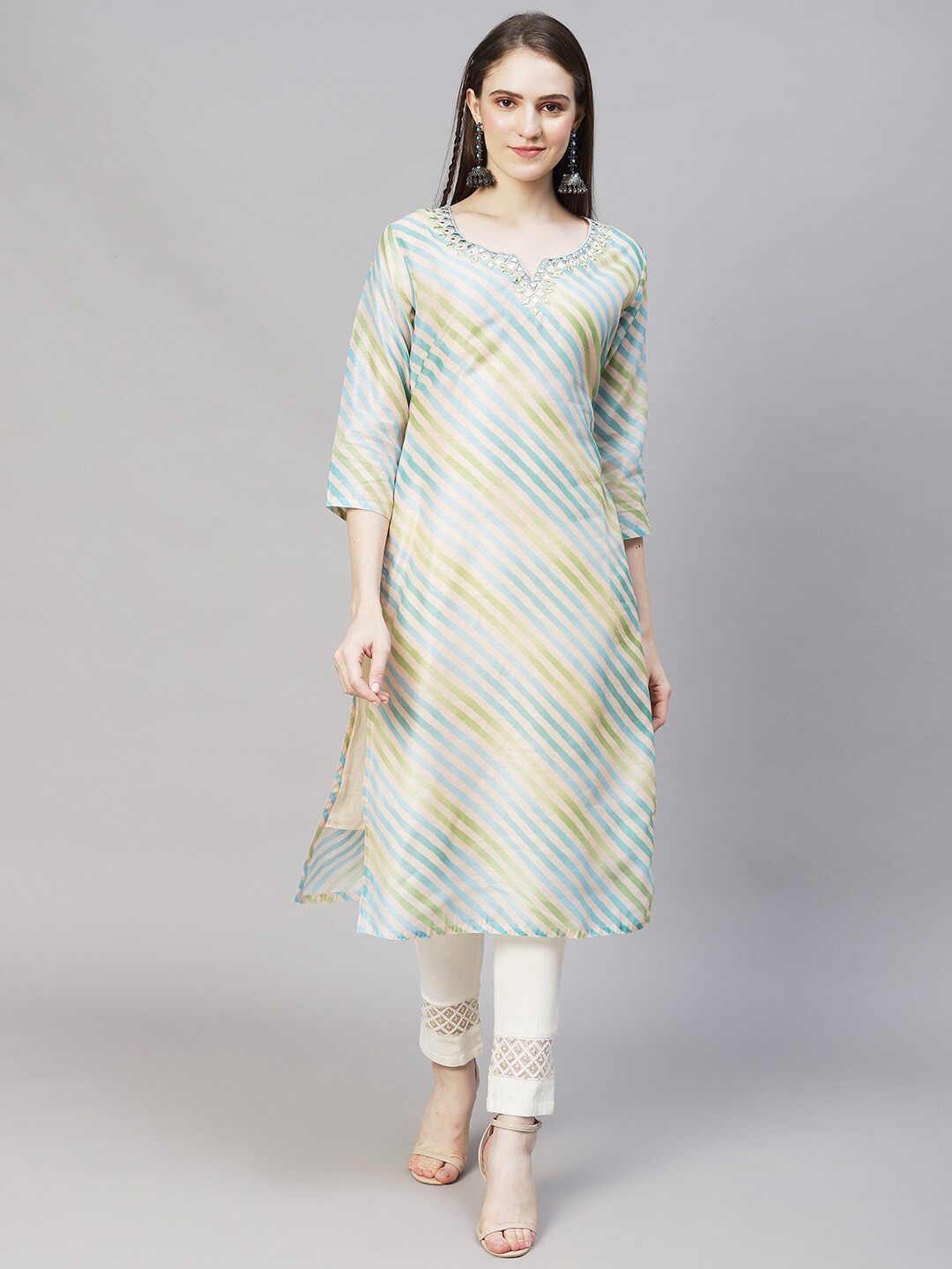 

FASHOR Women Blue & Green Leheriya Printed Thread Work Chanderi Silk Kurta