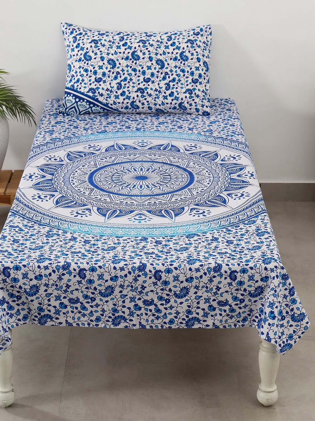 

HANDICRAFT PALACE Blue & White Ethnic Motifs 144 TC Single Bedsheet with 1 Pillow Covers