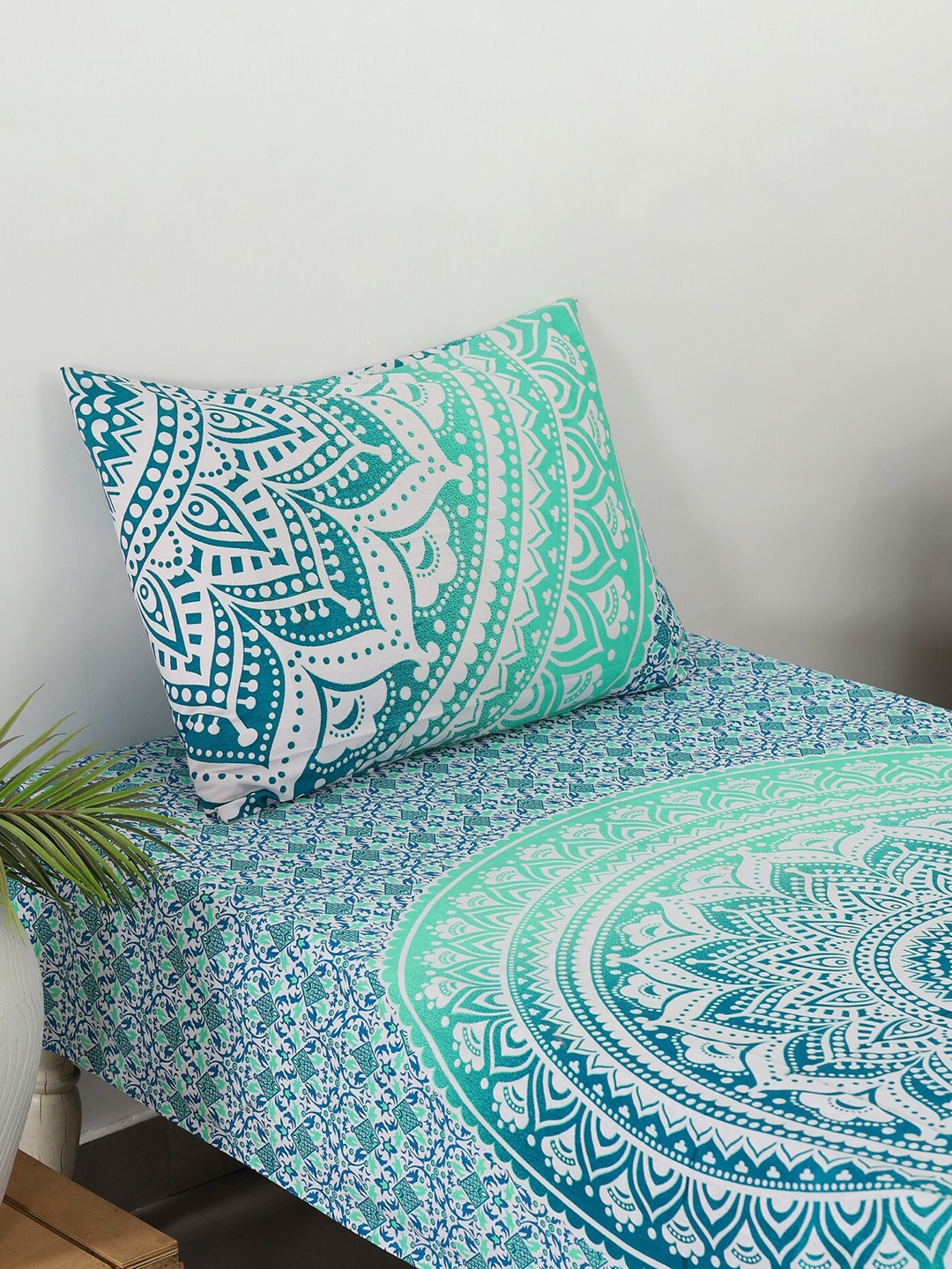 

HANDICRAFT PALACE Green & White Ethnic Motifs Printed 144 TC Single Bedsheet with 1 Pillow Covers