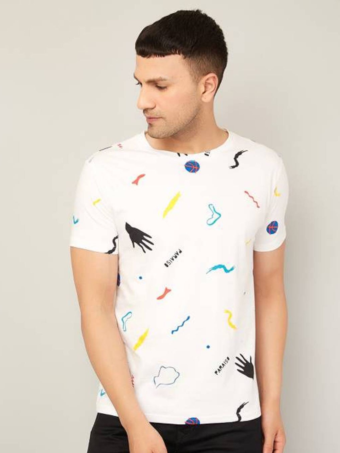 

Rodzen Men White & Black Printed Pure Cotton T-shirt