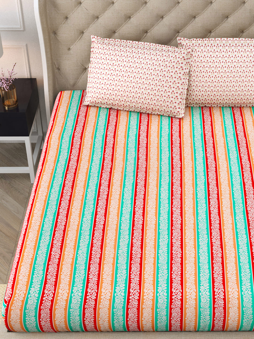 

DREAM WEAVERZ Red & Green Cotton Floral 300 TC Double Bedsheet with 2 Pillow Covers