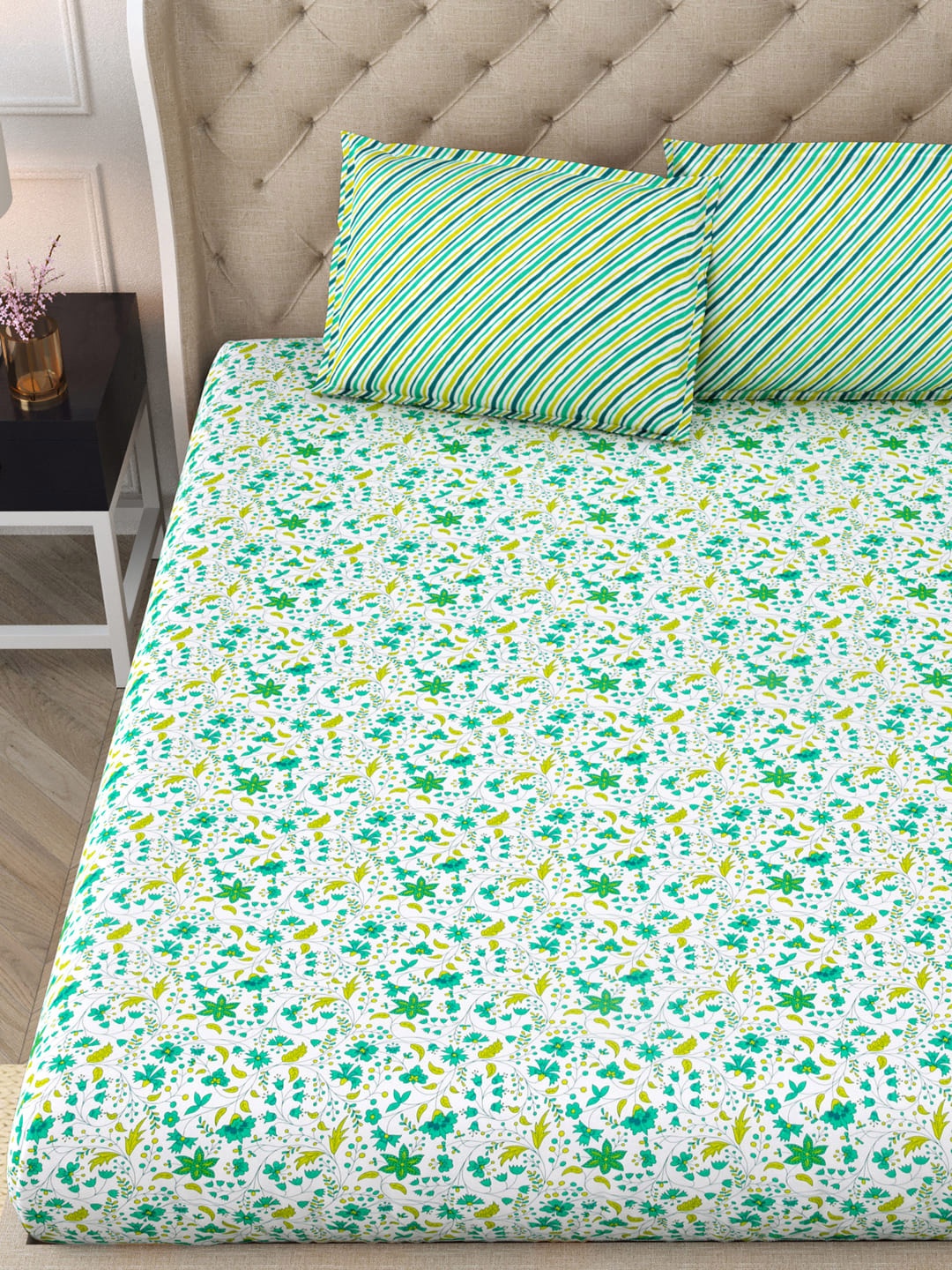 

DREAM WEAVERZ White & Green Floral Cotton 300 TC Double Bedsheet with 2 Pillow Covers