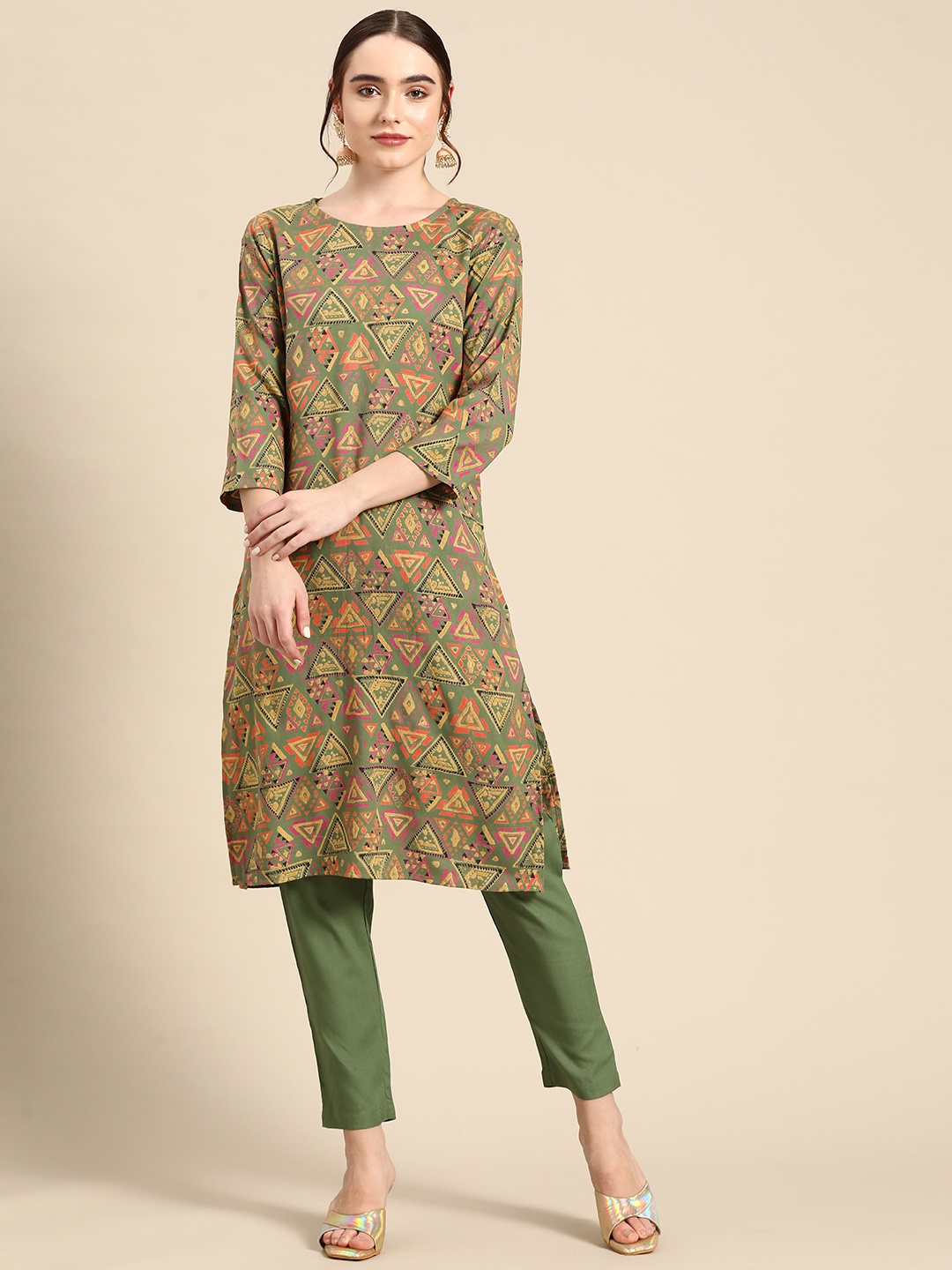

Sangria Printed Kurta with Trousers, Green