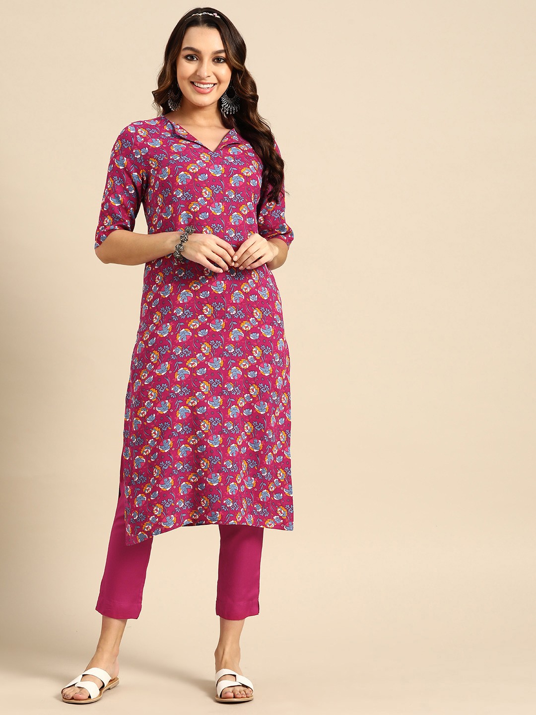

Sangria Women Ethnic Motifs Printed Kurta with Trousers, Magenta