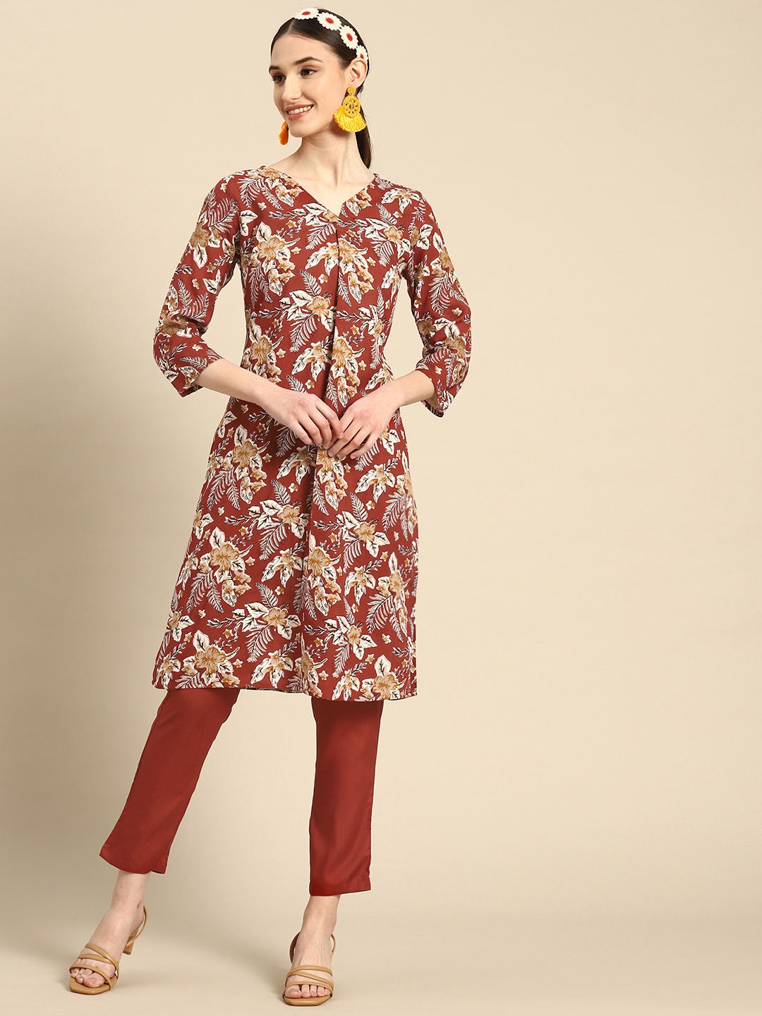 

Sangria Women Floral Printed Kurta with Trousers, Rust