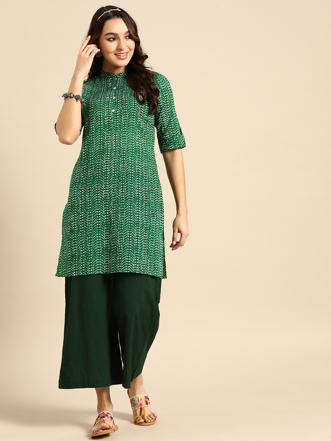 

Sangria Women Ethnic Motifs Printed Kurta with Palazzos, Green