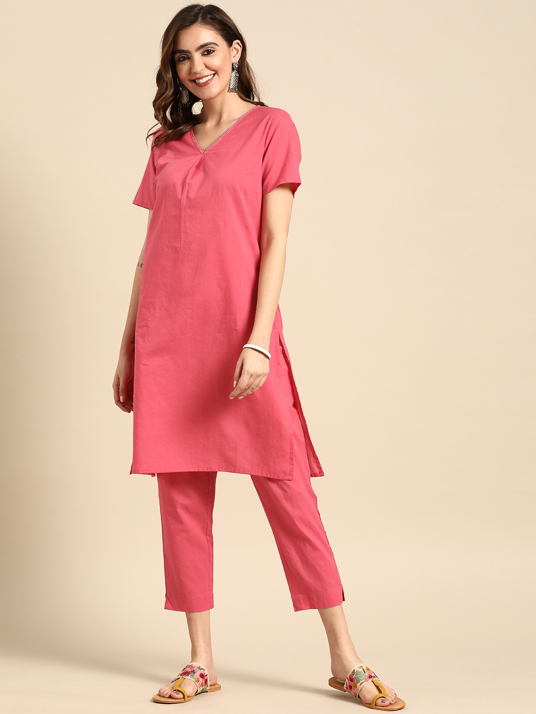 

Sangria V-Neck Lace Detail Kurta with Trousers, Pink