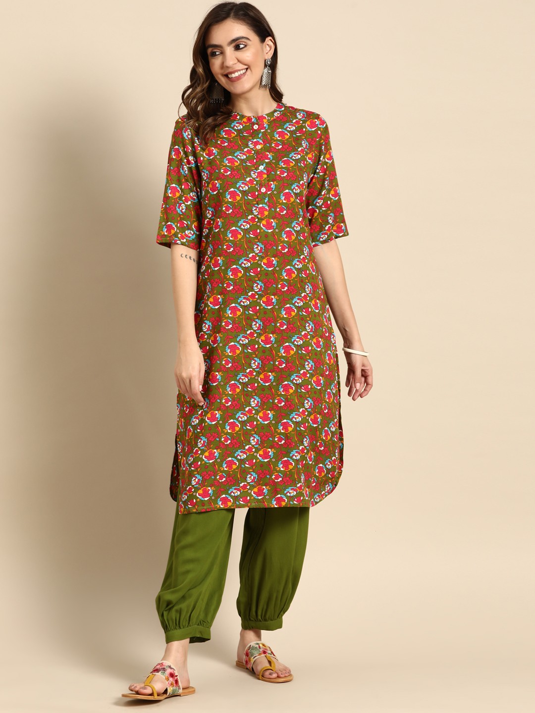 

Sangria Floral Printed Mandarin Collar Kurta with Salwar, Green
