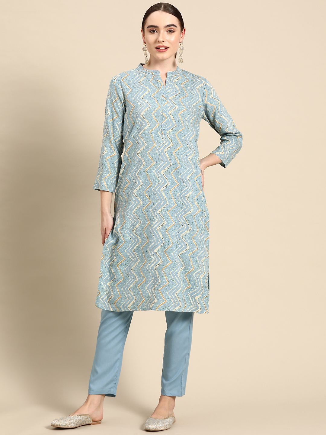 

Sangria Chevron Print Straight Kurta with Trousers, Blue