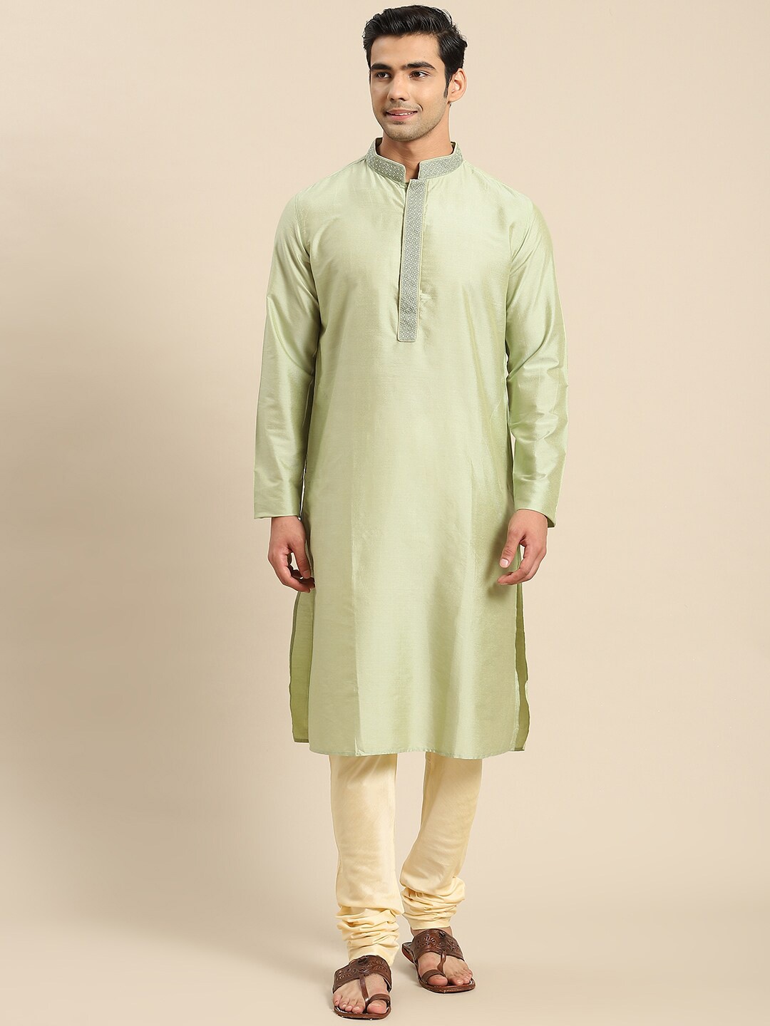 

KISAH Men Green Thread Work Kurta