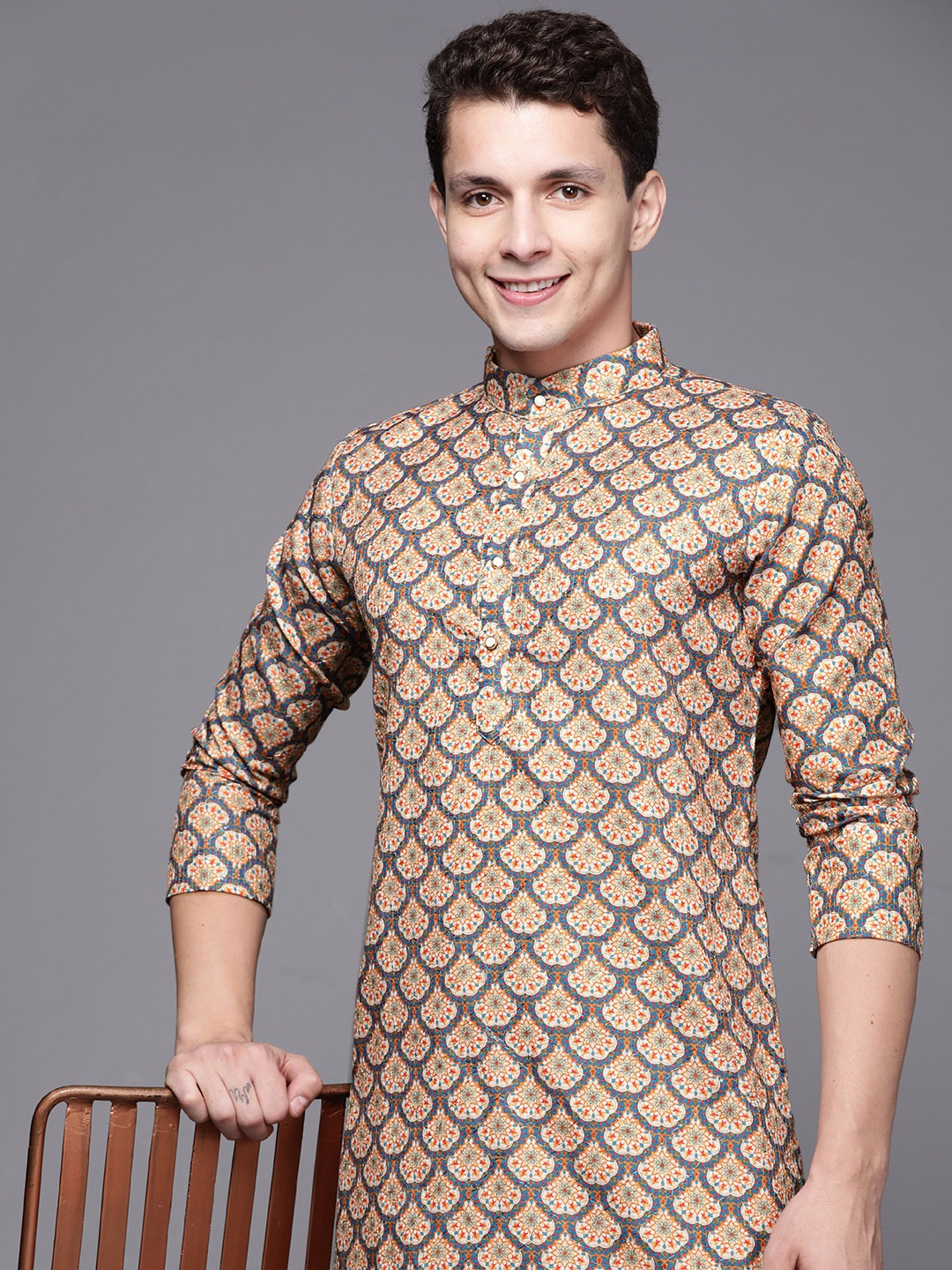 

Indo Era Men Navy Blue & Brown Ethnic Motifs Printed Kurta