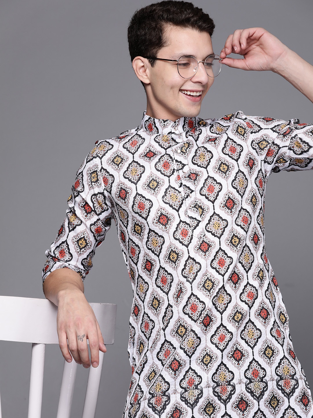 

Indo Era Men White Ethnic Motifs Printed Kurta