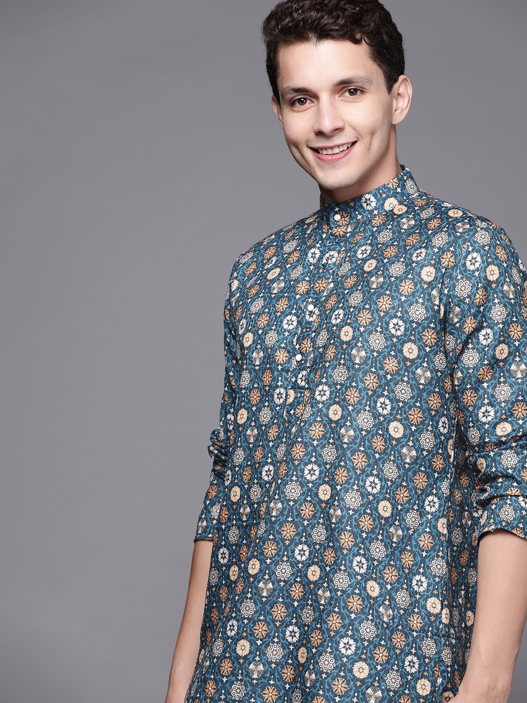 

Indo Era Men Blue & Yellow Ethnic Motifs Printed Kurta