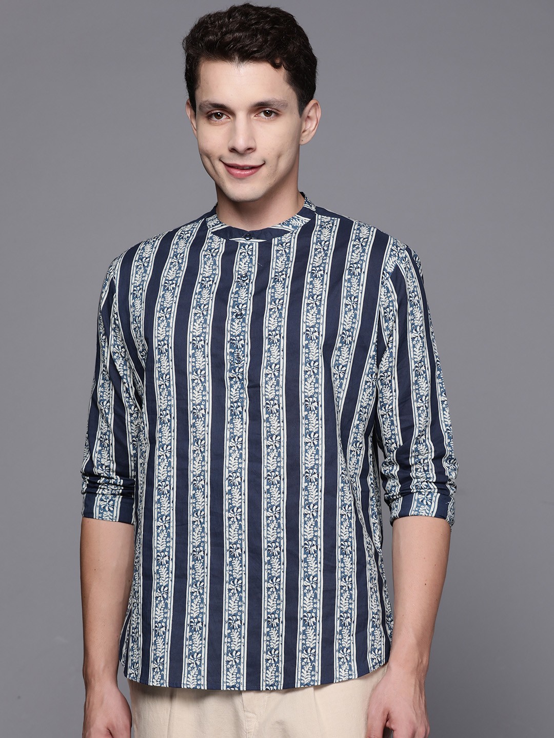 

Indo Era Men Navy Blue & Teal Ethnic Motifs Printed Kurta