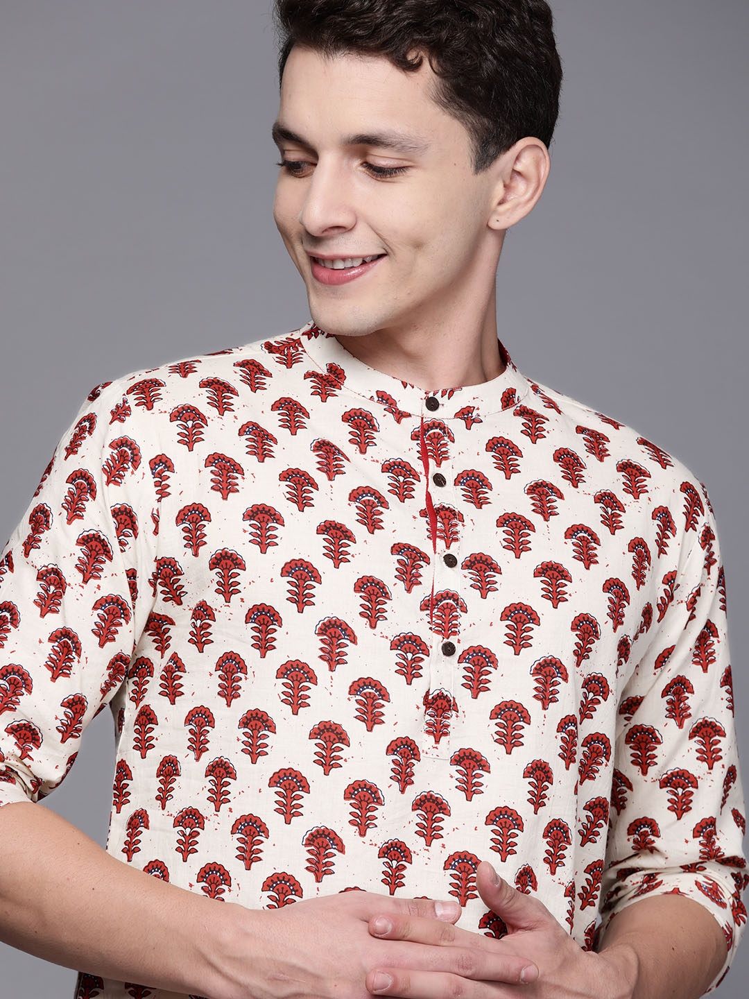 

Indo Era Men White & Maroon Ethnic Motifs Printed Floral Kurta