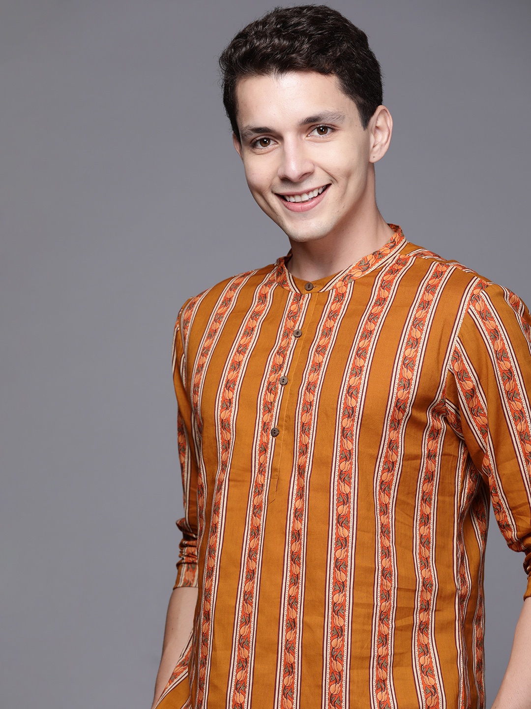 

Indo Era Men Mustard Yellow Cotton Printed Kurta